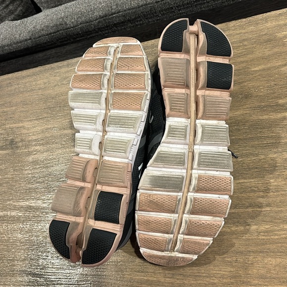 On Running Womens Cloudflow Mesh Rock Rose Trainers - Picture 4 of 5